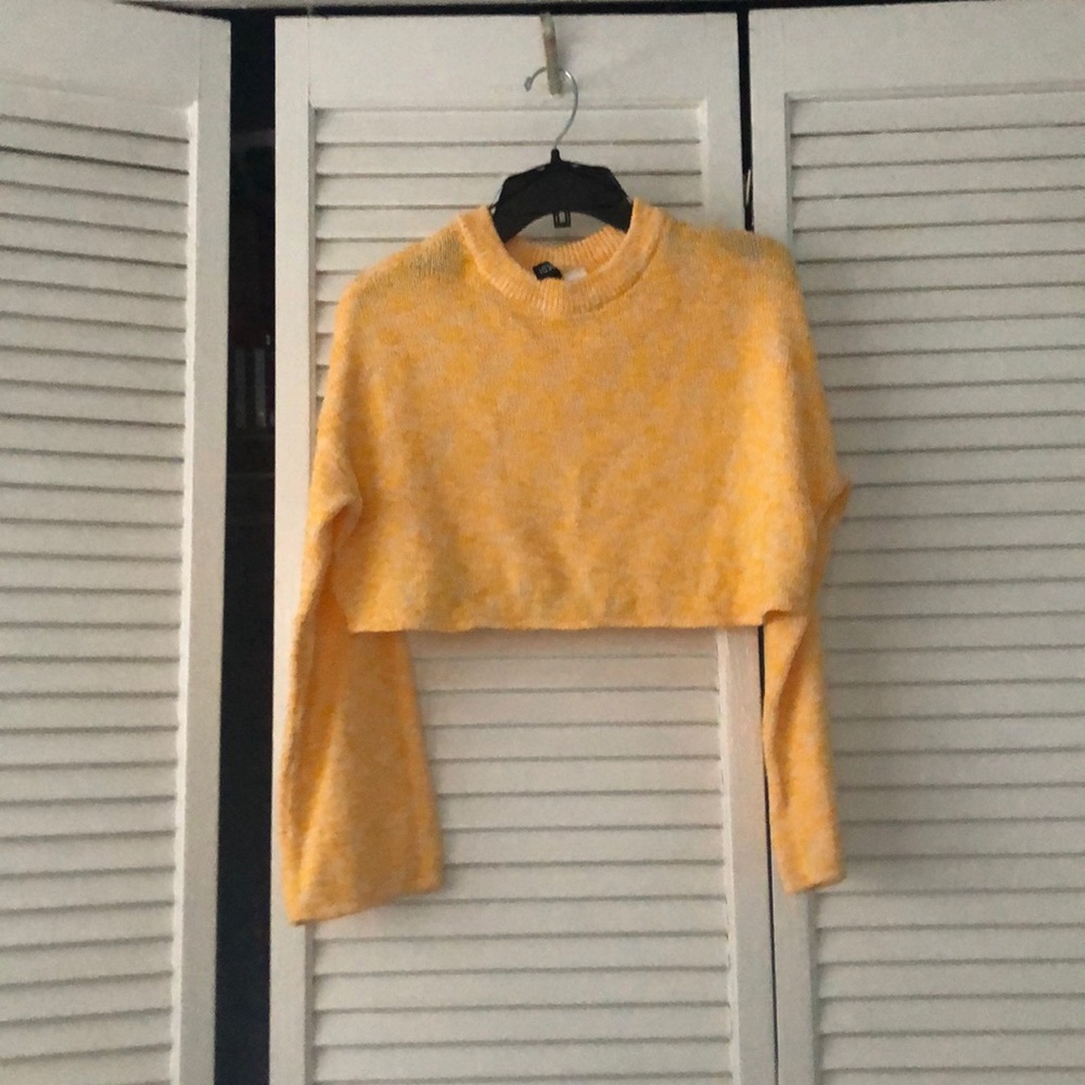Crop yellow sweater. Never worn